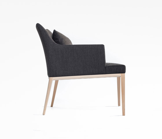 Leone Seamless Lounge Chair | Chaises | Time & Style
