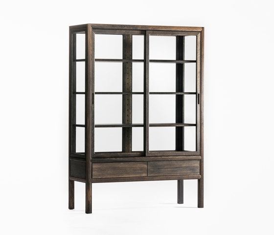 Museum cabinet for private collection | Vitrinen | Time & Style