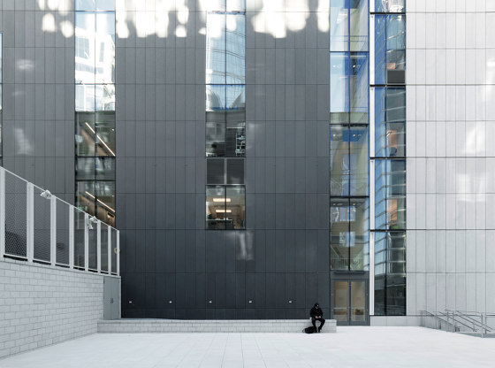 concrete skin | Collegiate School | Concrete panels | Rieder