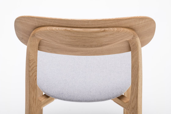 Alter gepolsterter stapelbarer Stuhl | Stühle | GoEs