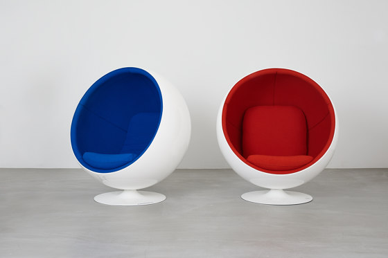 Ball chair, upholstery: Light Blue EA08 | Fauteuils | Eero Aarnio Originals