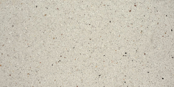 Boulevard Mineral white fine samtiert with CF 90 | Concrete panels | Metten