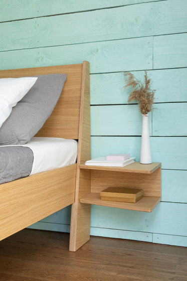 Bett HUH mit zwei Nachttisch-Regalen | Betten | Radis Furniture
