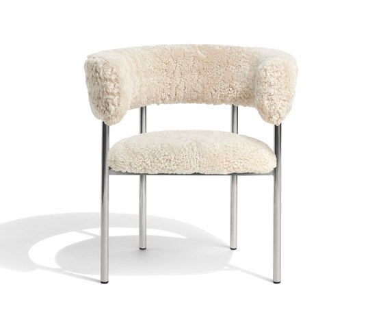 Font regular dining armchair | oyster sheepskin | Chairs | møbel copenhagen