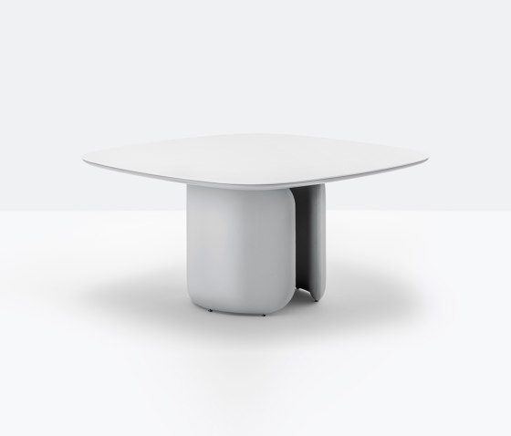 Elinor table | Contract tables | PEDRALI