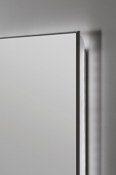 Wall mirror with LED | Spiegel | COLOMBO DESIGN