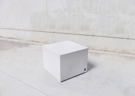 Box to Box | Cubo B Bench | Hocker | Sit