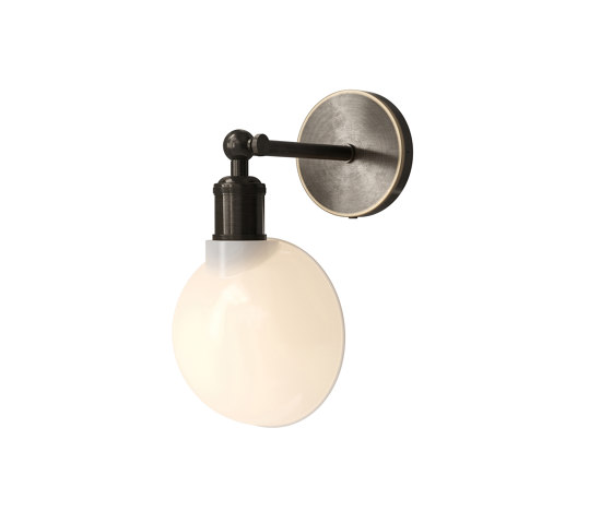 Walker Lamp, Opal | Lámparas de pared | Audo Copenhagen