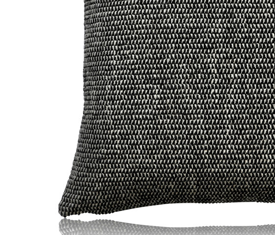 Crochet ebony |50x50| | Coussins | Manufaktur Kissenliebe