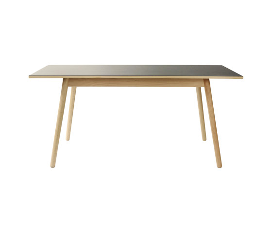 C35B Dining Table by Poul M. Volther | Mesas comedor | FDB Møbler