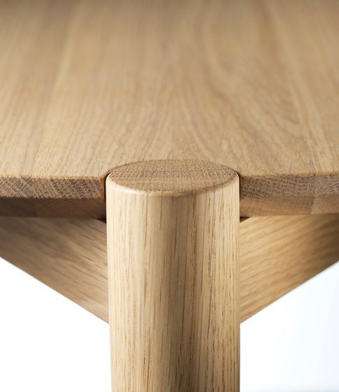 Søs | D102 Coffee Table (Ø55) by Stine Lundgaard Weigelt | Tavolini bassi | FDB Møbler
