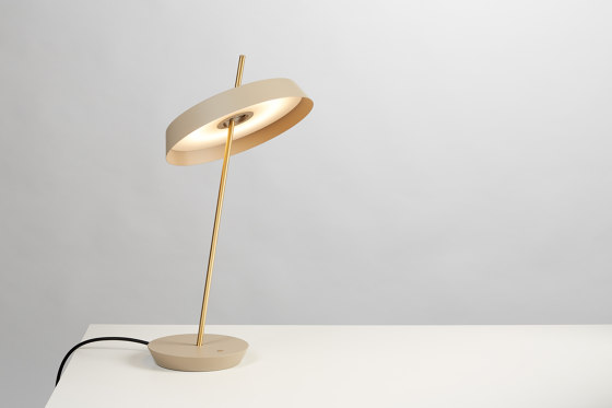 giro Edition beige | Luminaires de table | Mawa Design