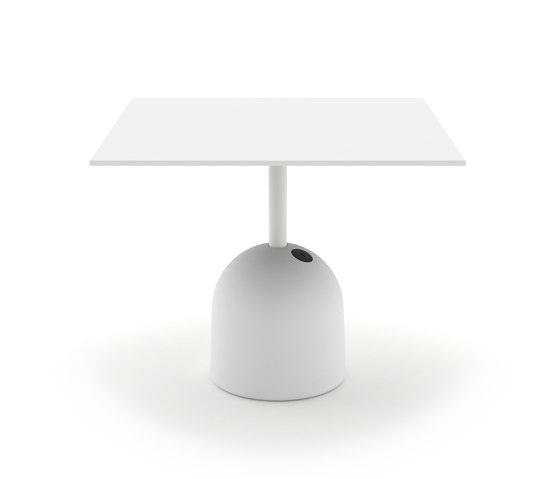 Tonne 900 square table | Mesas de bistro | Derlot