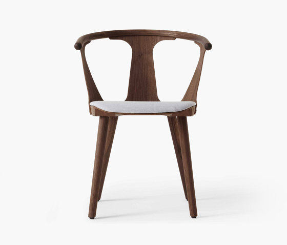 In Between SK2 Walnut w. Balder 132 | Chaises | &TRADITION