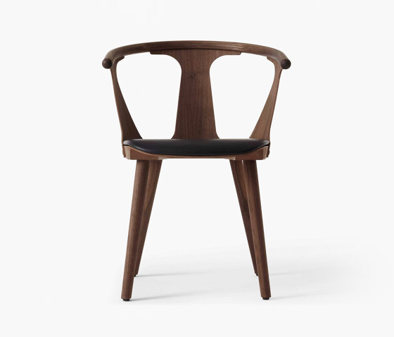 In Between SK2 Oiled Walnut w. Black silk leather | Chairs | &TRADITION