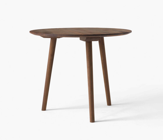 In Between SK3 Oiled Walnut | Dining tables | &TRADITION