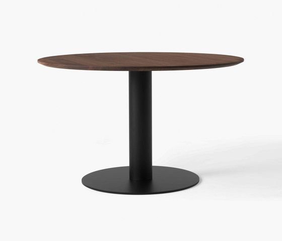 In Between SK12 Oiled Walnut w. Black base | Mesas comedor | &TRADITION