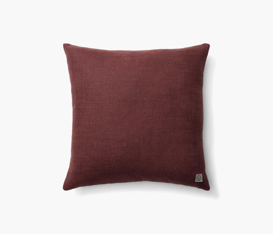 &Tradition Collect | Heavy Linen Cushion SC28 Burgundy | Cushions | &TRADITION