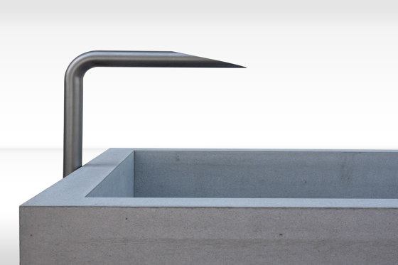 Brunnen | dade LAUF 1 | Trinkbrunnen | Dade Design AG concrete works Beton