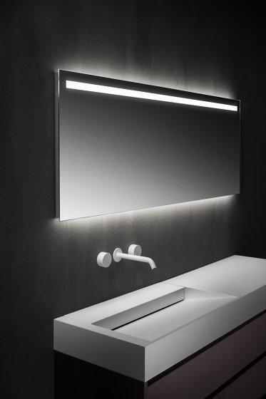 Specchi a filo lucido con illuminazione frontale led | Specchi da bagno | Falper