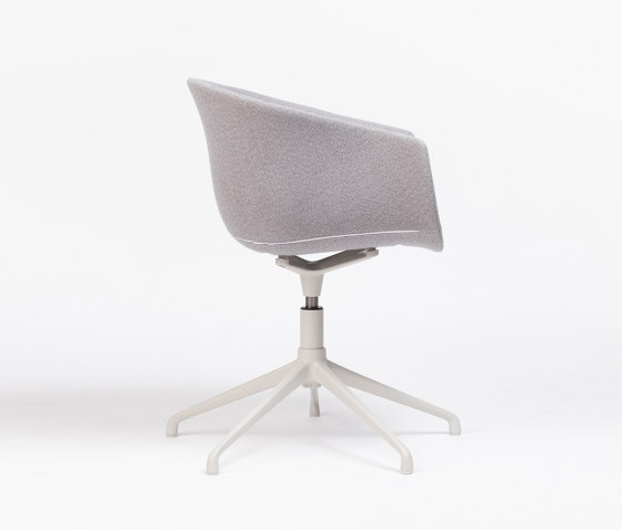 Bai Swivel Chair | Chairs | ONDARRETA