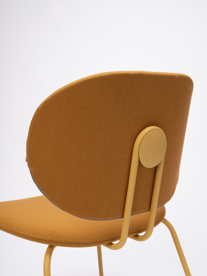Hari XL | Chairs | ONDARRETA