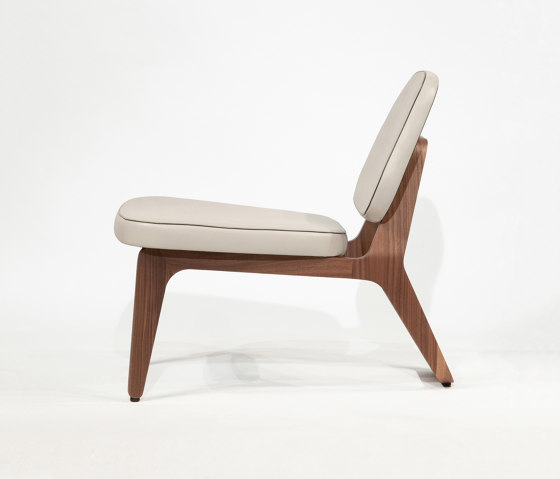 Moonlounger Lounge chair - Walnut | Armchairs | Wildspirit