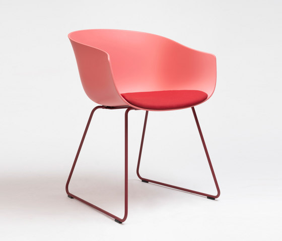 Bai Sled Chair | Chairs | ONDARRETA