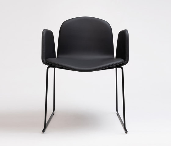 Bob XL Sled Chair With Armrests | Sedie | ONDARRETA