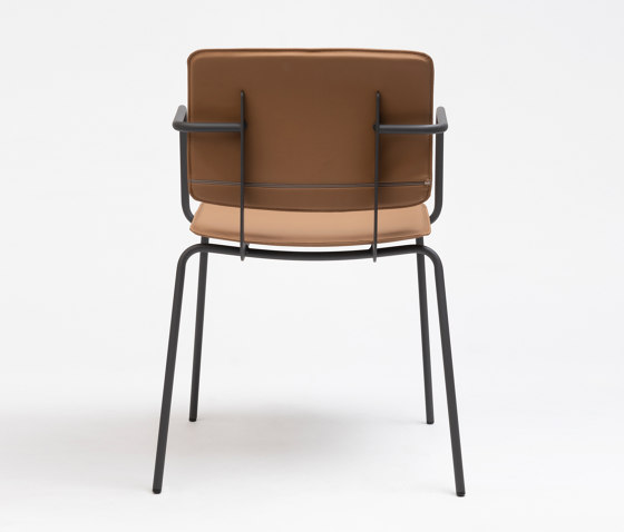 Don Chair Upholstered With Armrests | Sedie | ONDARRETA