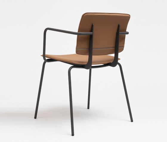 Don Chair Upholstered With Armrests | Stühle | ONDARRETA