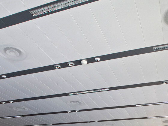 Rectangular Metal Panels | S5 Linear C-Channel System | Plafonds suspendus | durlum