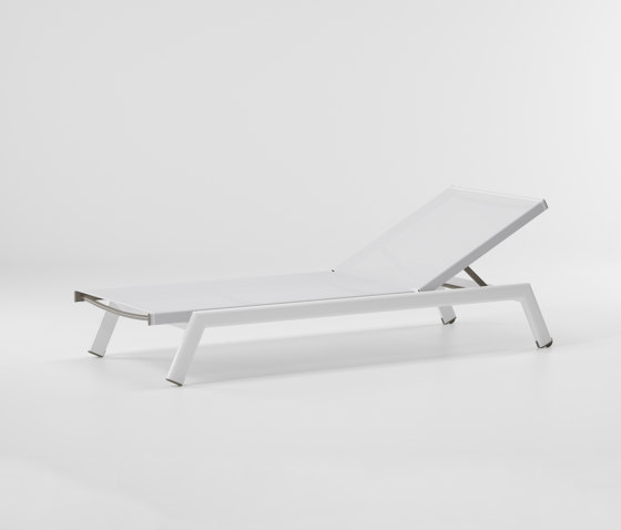 Molo Deckchair with small wheels | Sun loungers | KETTAL