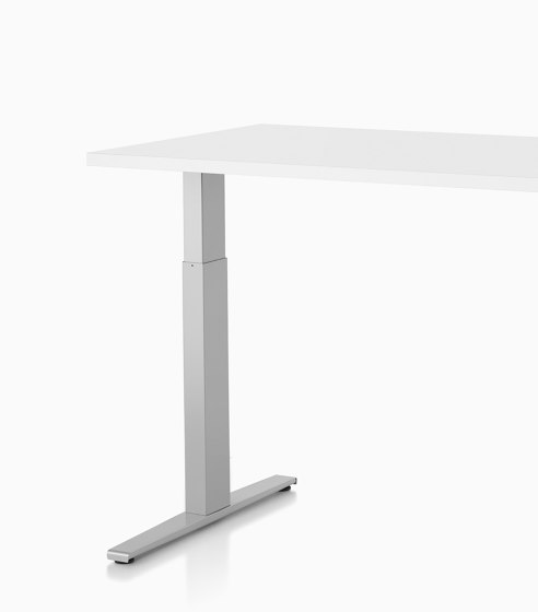Motia Sit-to-Stand Tables | Scrivanie | Herman Miller