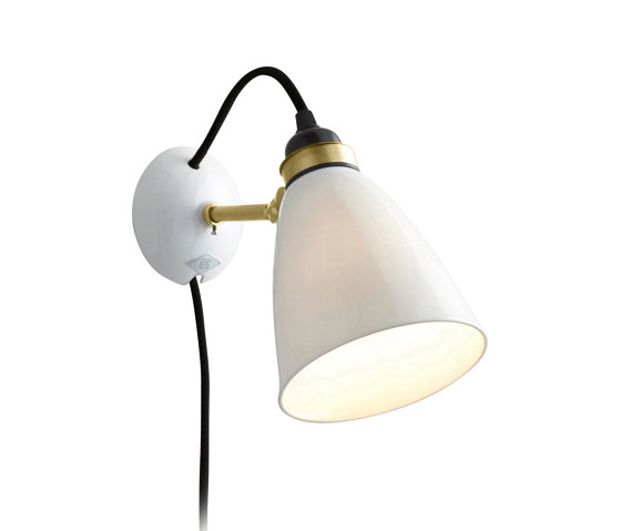 Hector 30 Wall Light, Plug, Switch & Cable, Satin Brass with Black Braided Cable | Wandleuchten | Original BTC