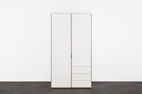 METRUM 
customized shelf- and wardrobesystem | Armadi | Sanktjohanser
