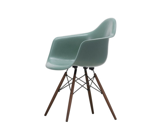 Eames Fiberglass Armchair DAW | Stühle | Vitra