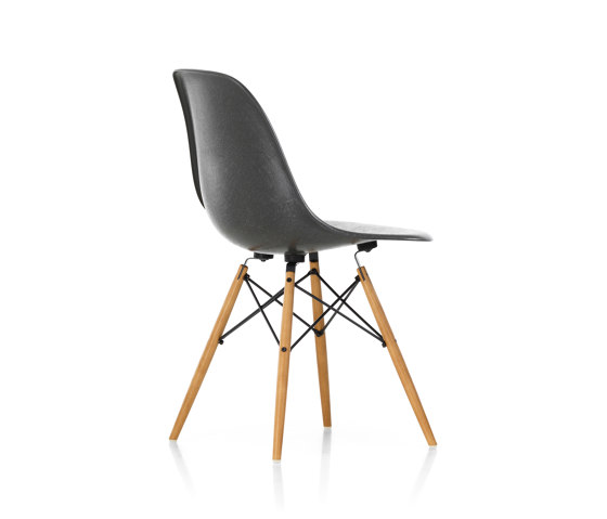 Eames Fiberglass Side Chair DSW | Chairs | Vitra