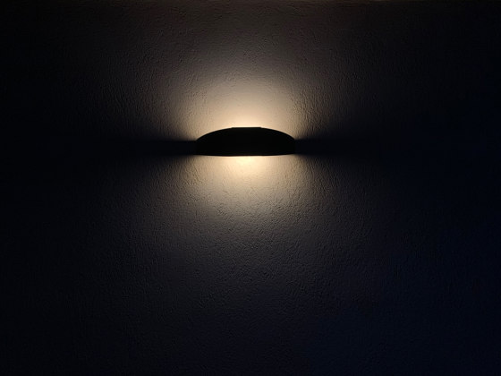 Aplique de pared SOLAR | Trait de lune | Lámparas exteriores de pared | LYX Luminaires