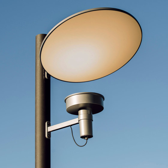 Arne | Iluminación indirecta a columna | Alumbrado público | Urbidermis