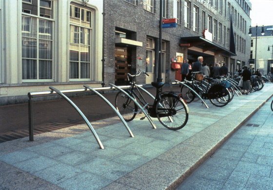 Bicilínea Fahrradabstellplatz | Bicycle stands | URBIDERMIS SANTA & COLE