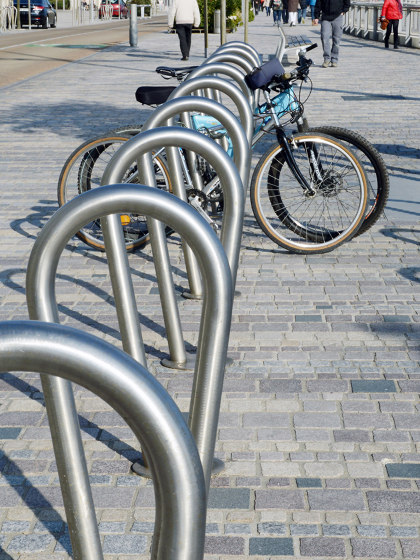 Appui-vélo Oméga | Range-vélos | Univers et Cité - Mobilier urbain