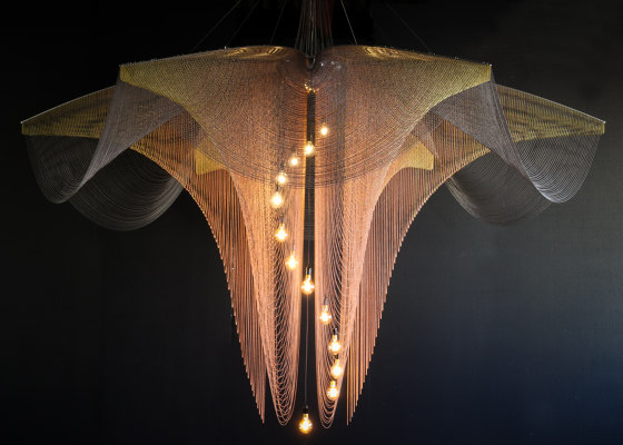 Artpieces & Installations Giant Fuschia | Lámparas de suspensión | Willowlamp