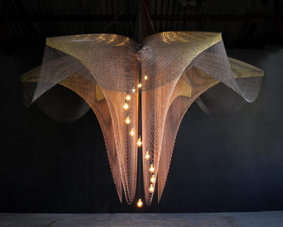 Artpieces & Installations Giant Fuschia | Suspended lights | Willowlamp