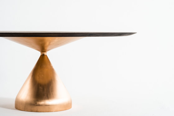 Drop casting bronze table | Tavoli pranzo | Time & Style
