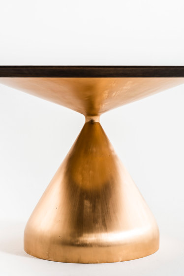 Drop casting bronze table | Tavoli pranzo | Time & Style