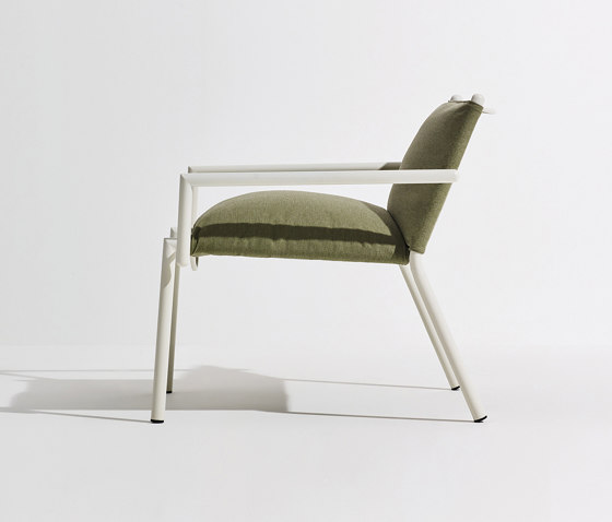 Eleven | Armrest Lounge Chair (Upholstered) | Fauteuils | Terraforma