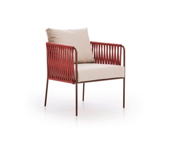 Nido Hand-woven low armchair | Chairs | Expormim