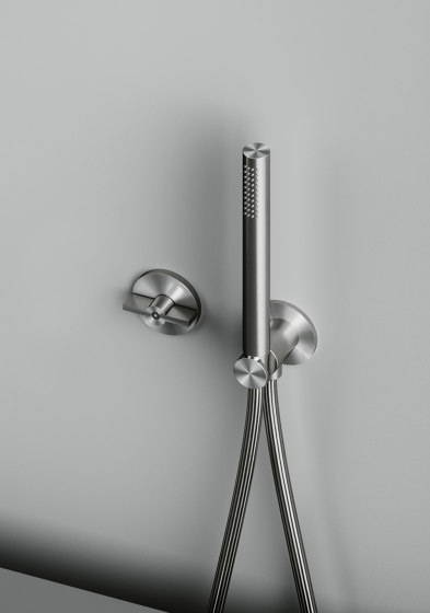Valvola01 | Hydroprogressive mixer set for bath/shower with hand shower | Shower controls | Quadrodesign