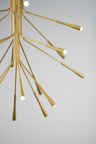 Lightweight Chandelier bead-blasted gold | Lámparas de araña | Tom Kirk Lighting